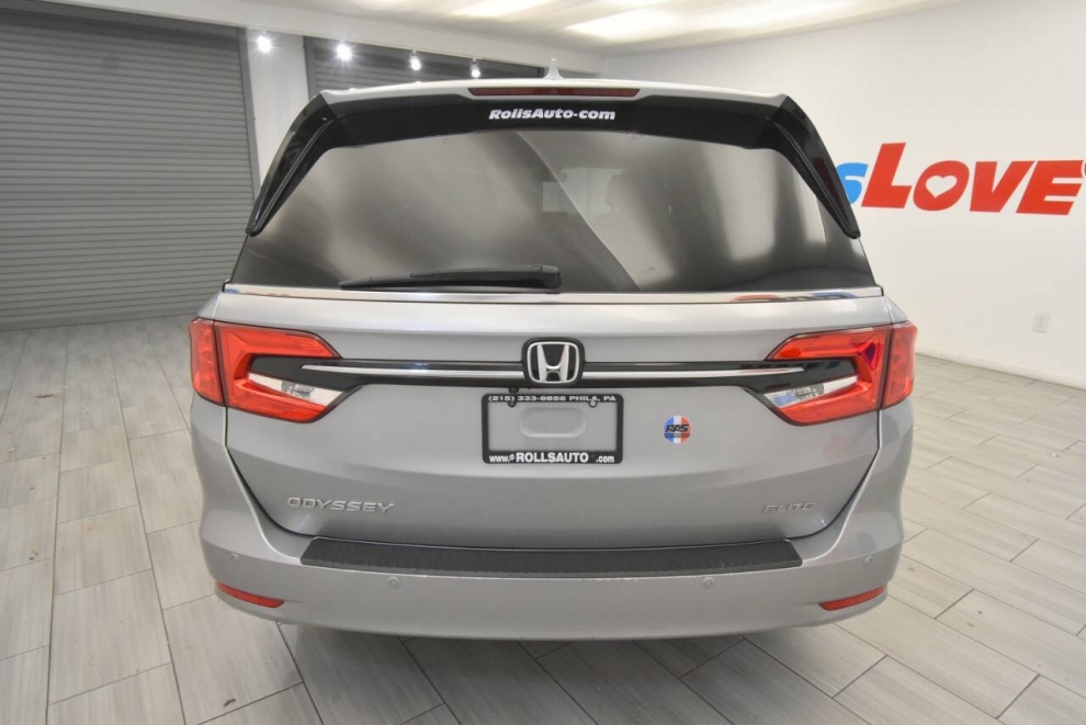 2022 Honda Odyssey Elite 4dr Mini Van, Silver, Mileage: 53,428 - photo 3