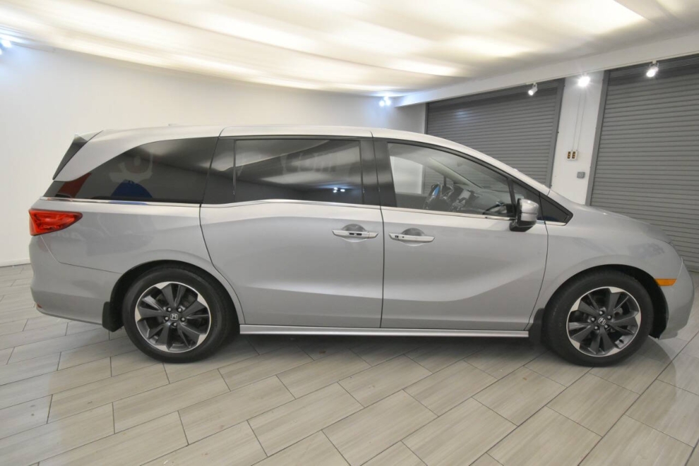 2022 Honda Odyssey Elite 4dr Mini Van, Silver, Mileage: 53,428 - photo 5