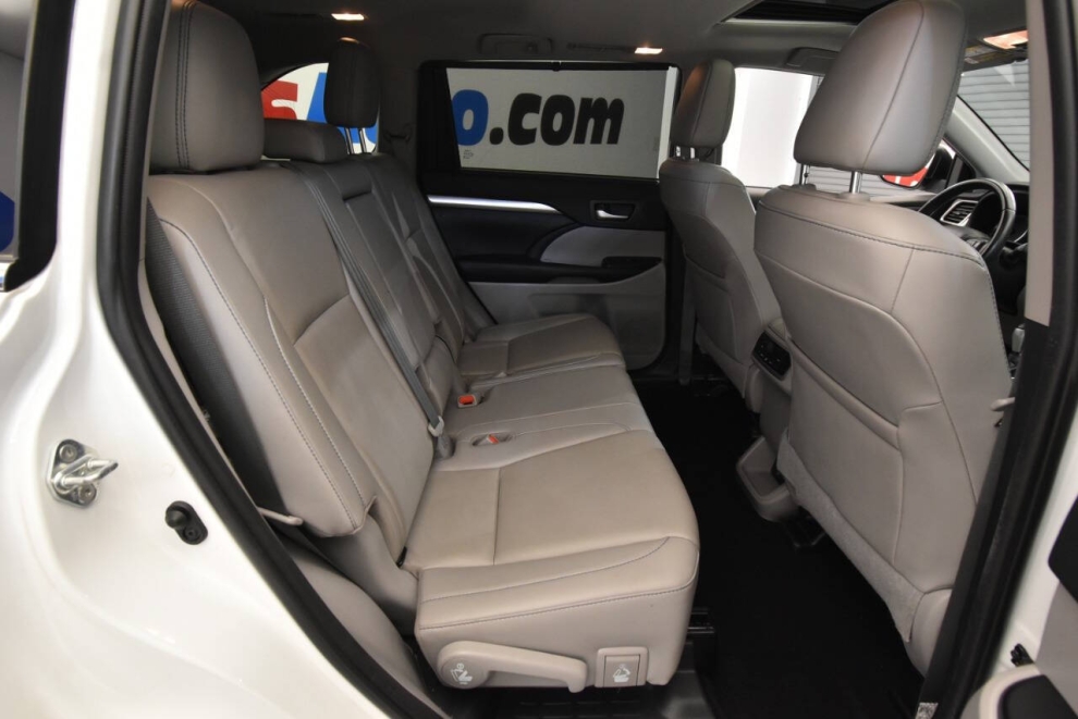 2019 Toyota Highlander XLE, White, Mileage: 105,052 - photo 17