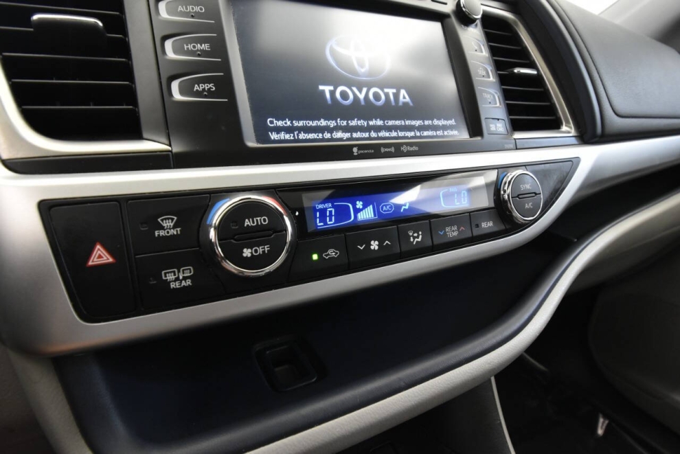 2019 Toyota Highlander XLE, White, Mileage: 105,052 - photo 23