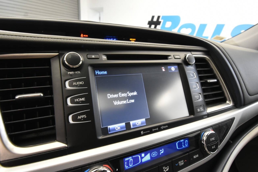 2019 Toyota Highlander XLE, White, Mileage: 105,052 - photo 24