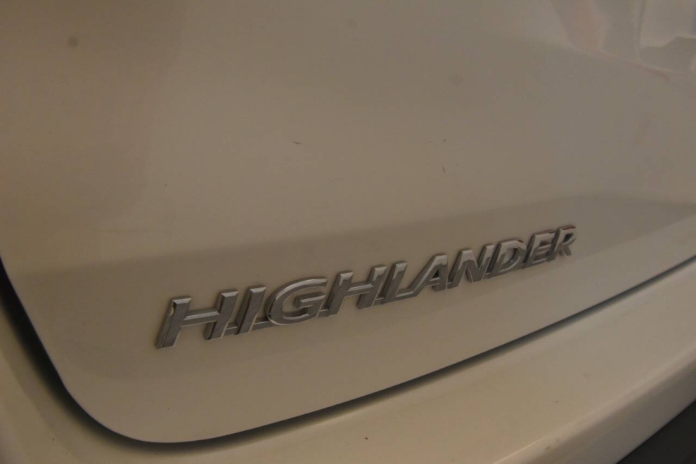 2019 Toyota Highlander XLE, White, Mileage: 105,052 - photo 33