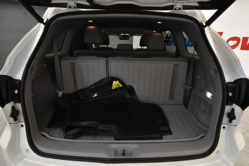 2019 Toyota Highlander XLE, White, Mileage: 105,052 - photo 35