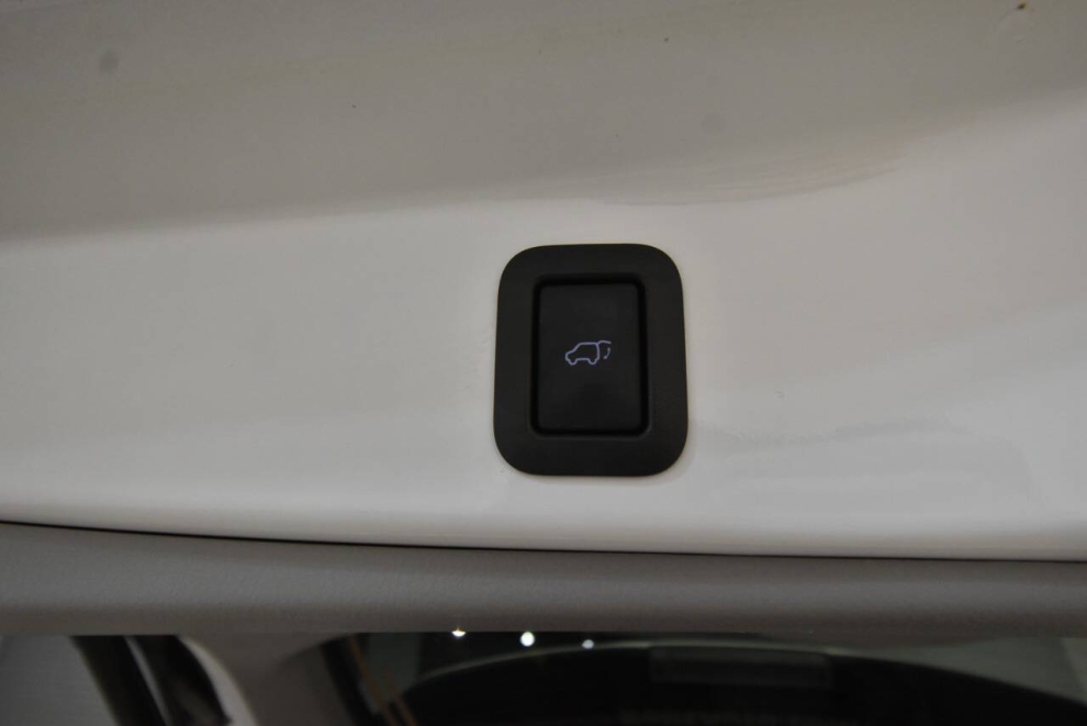 2019 Toyota Highlander XLE, White, Mileage: 105,052 - photo 36