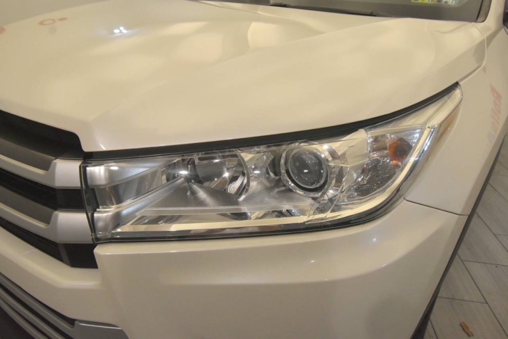 2019 Toyota Highlander XLE, White, Mileage: 105,052 - photo 7