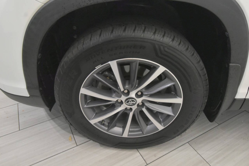2019 Toyota Highlander XLE, White, Mileage: 105,052 - photo 8