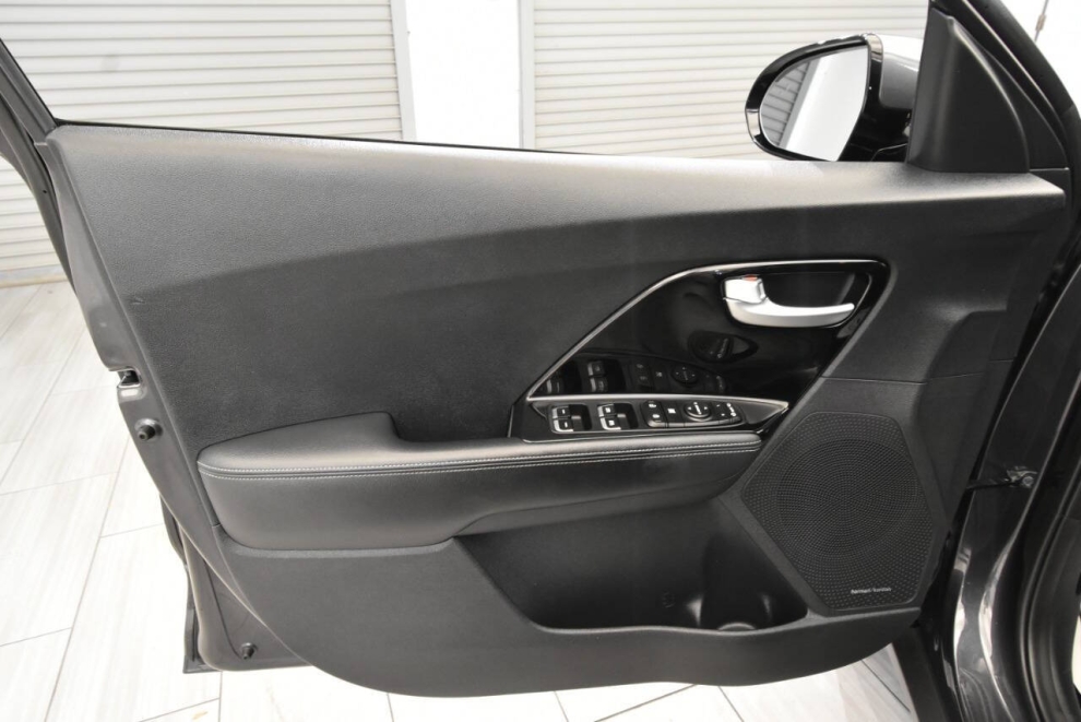 2019 Kia Niro S Touring, Gray, Mileage: 79,040 - photo 11