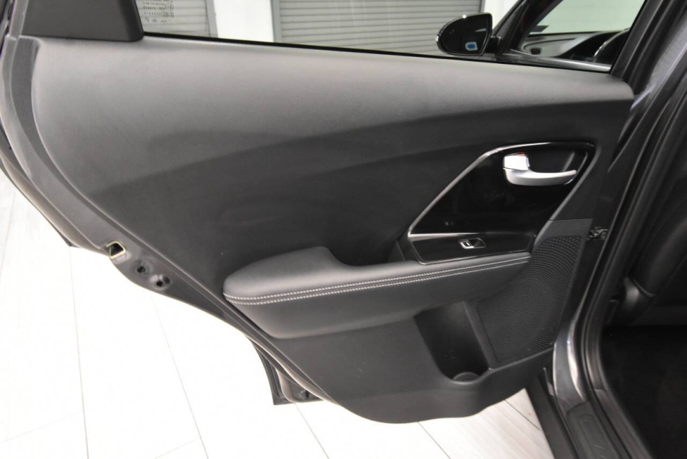 2019 Kia Niro S Touring, Gray, Mileage: 79,040 - photo 13