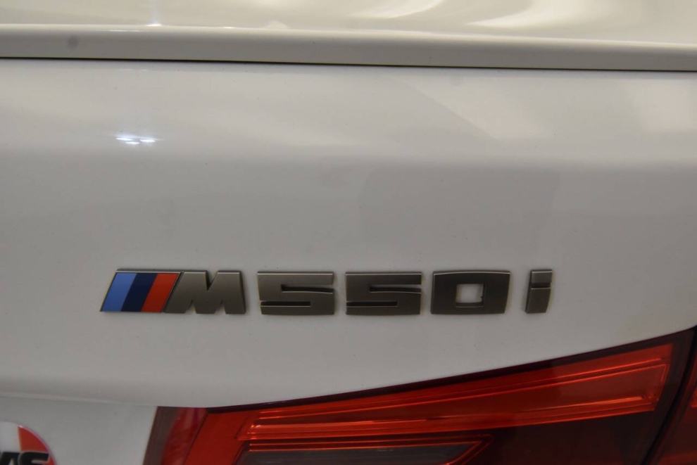 2018 BMW 5 Series M550i xDrive AWD 4dr Sedan, White, Mileage: 43,903 - photo 30