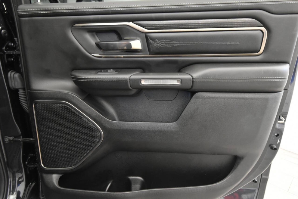 2019 RAM 1500 Limited 4x4 4dr Crew Cab 5.6 ft. SB Pickup, Gray, Mileage: 12,871 - photo 15