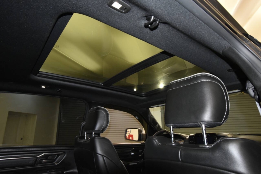 2019 RAM 1500 Limited 4x4 4dr Crew Cab 5.6 ft. SB Pickup, Gray, Mileage: 12,871 - photo 17
