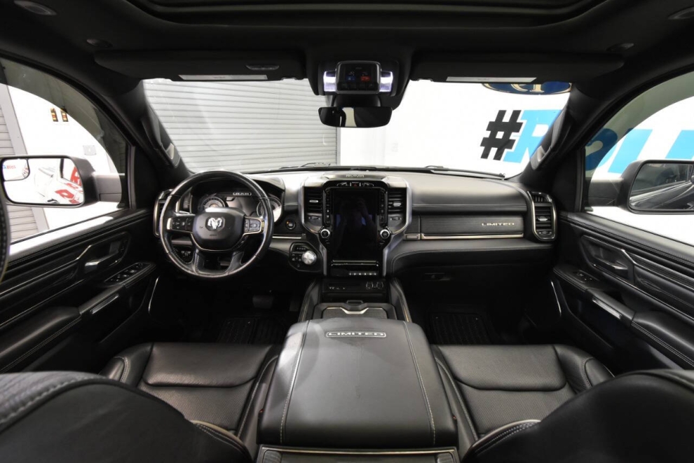 2019 RAM 1500 Limited 4x4 4dr Crew Cab 5.6 ft. SB Pickup, Gray, Mileage: 12,871 - photo 18