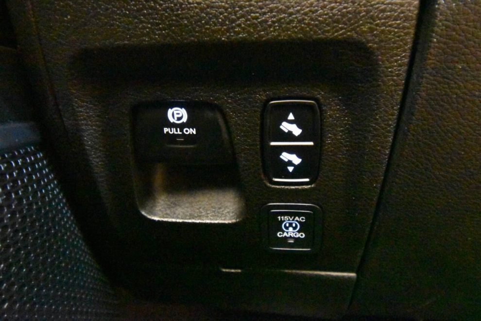 2019 RAM 1500 Limited 4x4 4dr Crew Cab 5.6 ft. SB Pickup, Gray, Mileage: 12,871 - photo 29