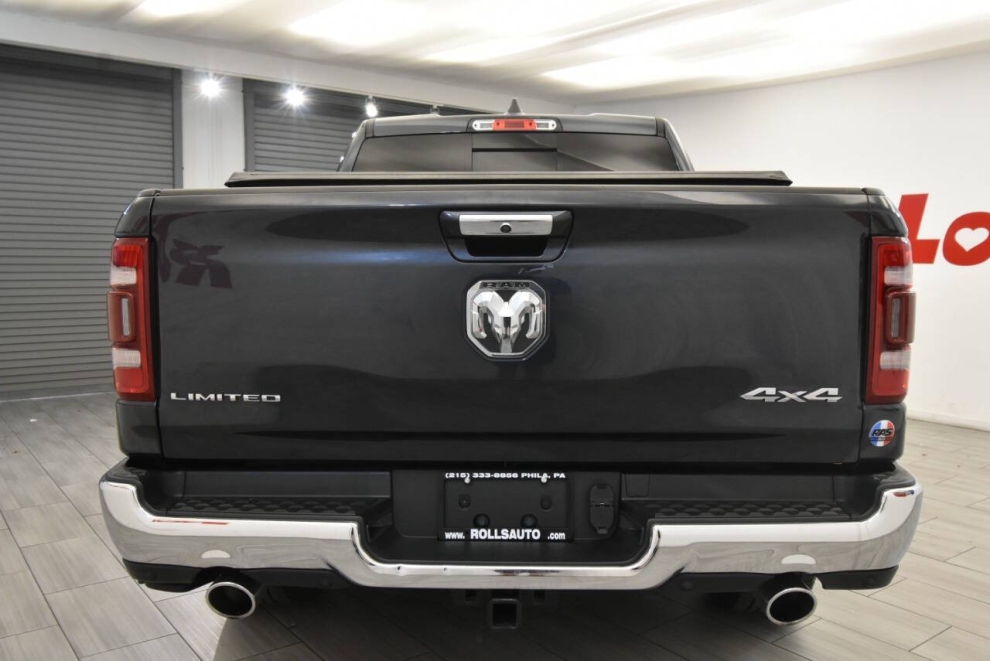 2019 RAM 1500 Limited 4x4 4dr Crew Cab 5.6 ft. SB Pickup, Gray, Mileage: 12,871 - photo 3