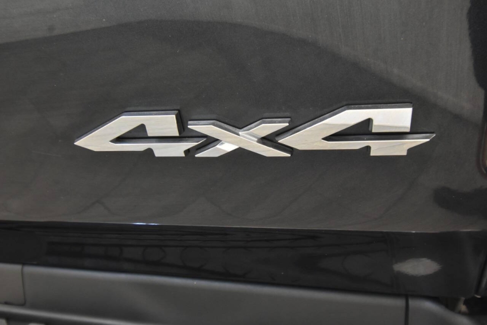 2019 RAM 1500 Limited 4x4 4dr Crew Cab 5.6 ft. SB Pickup, Gray, Mileage: 12,871 - photo 32
