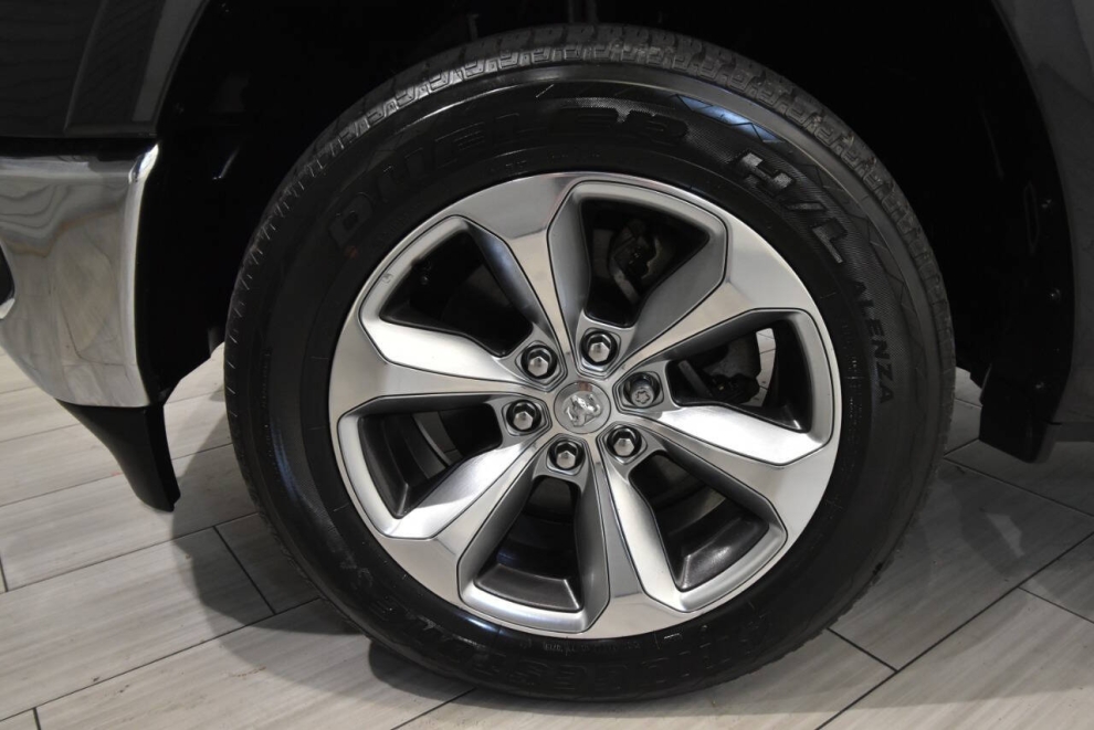 2019 RAM 1500 Limited 4x4 4dr Crew Cab 5.6 ft. SB Pickup, Gray, Mileage: 12,871 - photo 8
