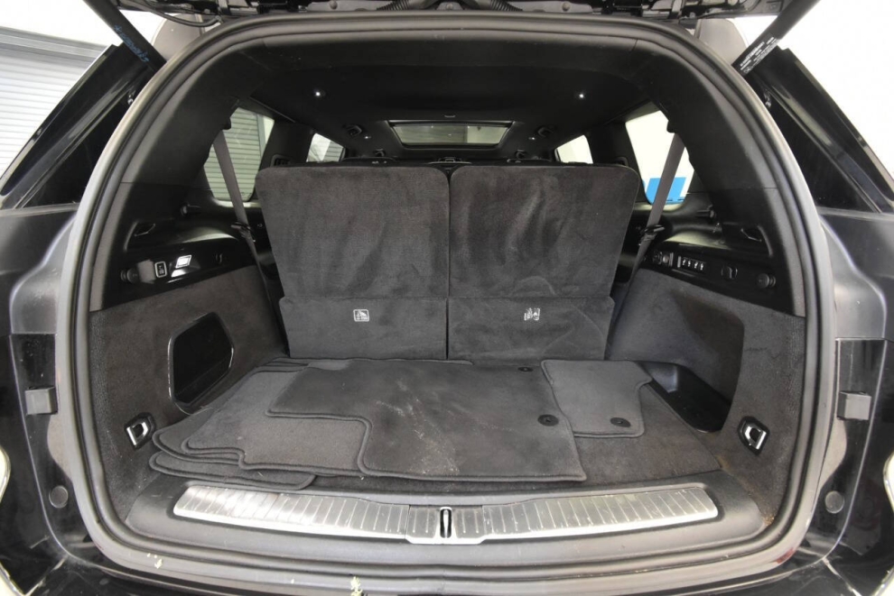 2021 Jeep Grand Cherokee L Overland 4x4 4dr SUV, Black, Mileage: 91,615 - photo 31
