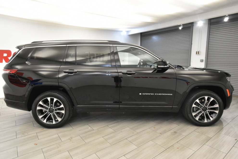 2021 Jeep Grand Cherokee L Overland 4x4 4dr SUV, Black, Mileage: 91,615 - photo 5