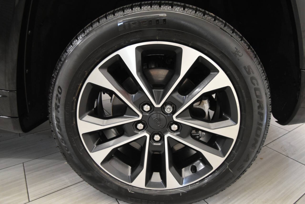 2021 Jeep Grand Cherokee L Overland 4x4 4dr SUV, Black, Mileage: 91,615 - photo 8