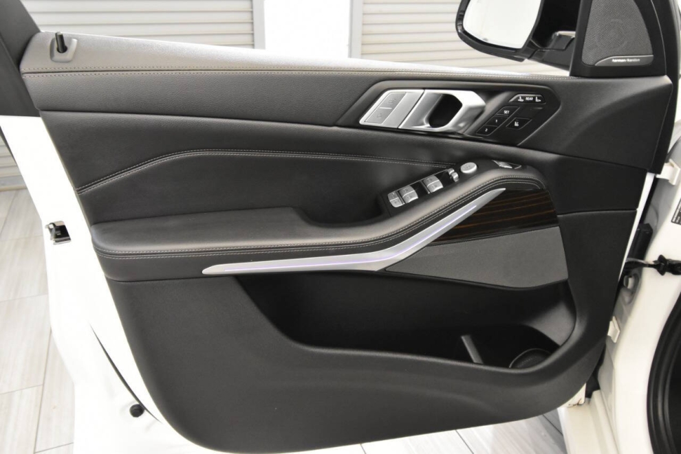 2020 BMW X7 xDrive40i AWD 4dr Sports Activity Vehicle, White, Mileage: 58,239 - photo 11