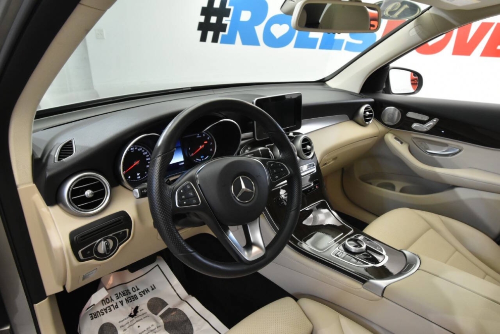 2019 Mercedes-Benz GLC GLC 350e 4MATIC AWD 4dr SUV, Gold, Mileage: 36,690 - photo 10