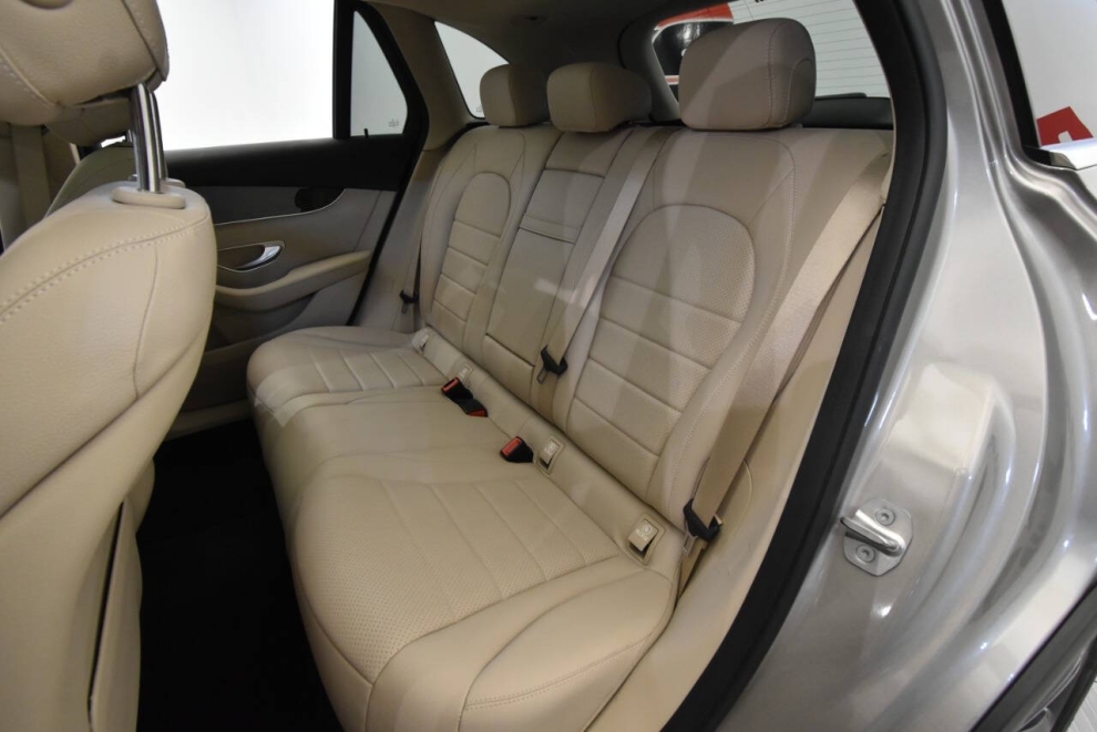 2019 Mercedes-Benz GLC GLC 350e 4MATIC AWD 4dr SUV, Gold, Mileage: 36,690 - photo 11