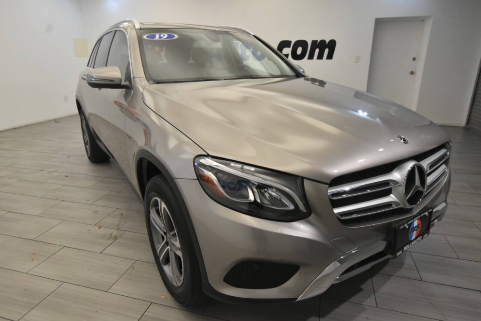 2019 Mercedes-Benz GLC GLC 350e 4MATIC AWD 4dr SUV, Gold, Mileage: 36,690 - photo 6