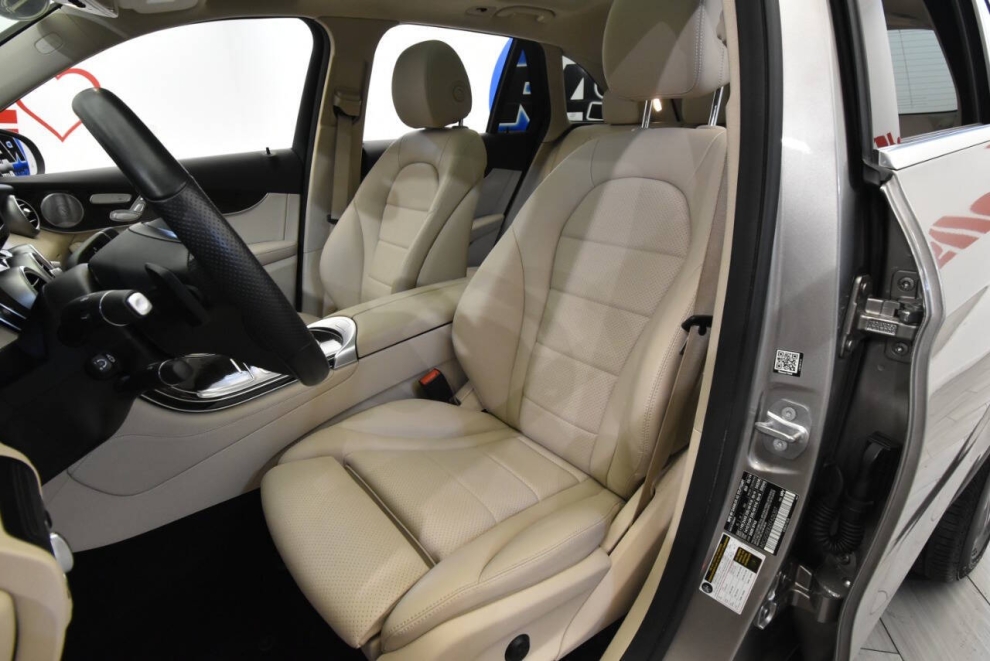 2019 Mercedes-Benz GLC GLC 350e 4MATIC AWD 4dr SUV, Gold, Mileage: 36,690 - photo 9