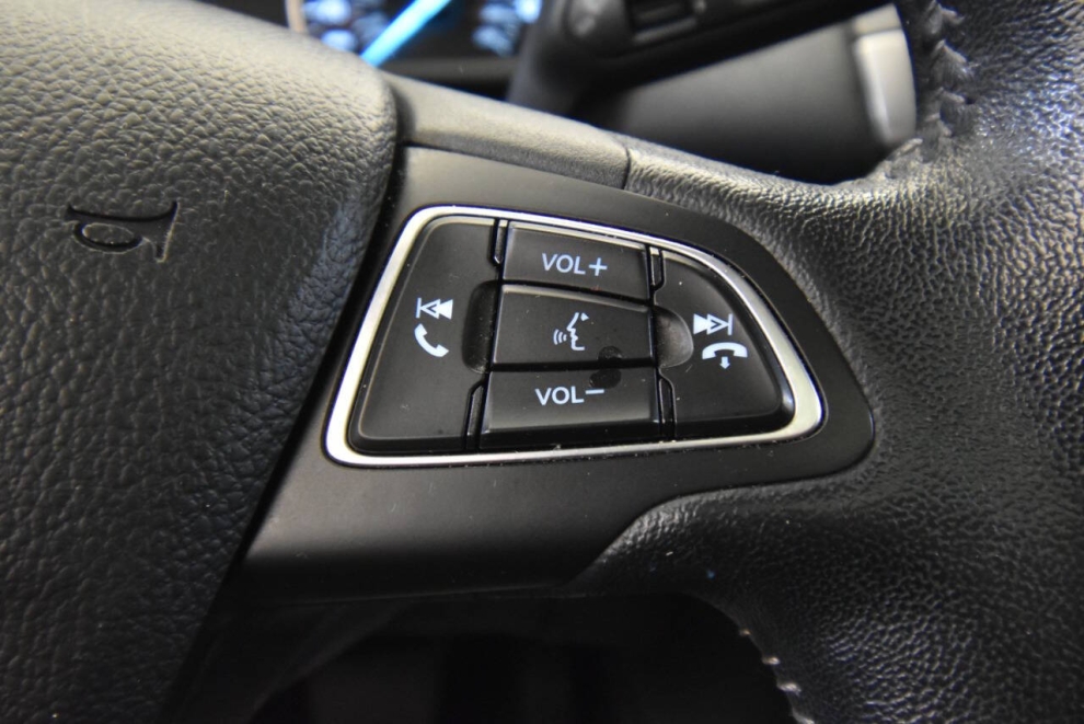 2022 Ford EcoSport SES AWD 4dr Crossover, Silver, Mileage: 51,132 - photo 24