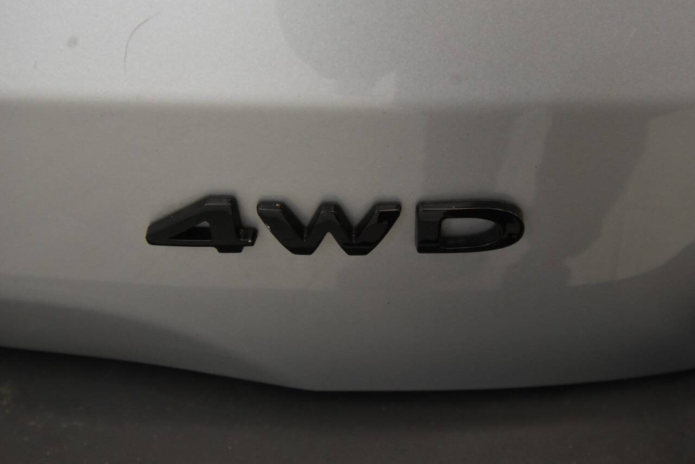 2022 Ford EcoSport SES AWD 4dr Crossover, Silver, Mileage: 51,132 - photo 30