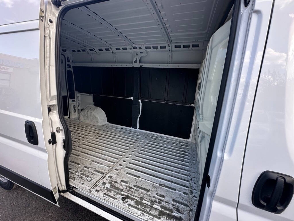 2023 RAM ProMaster 2500 159 WB 3dr High Roof Cargo Van, Blanco, Mileage: 61,387 - photo 11