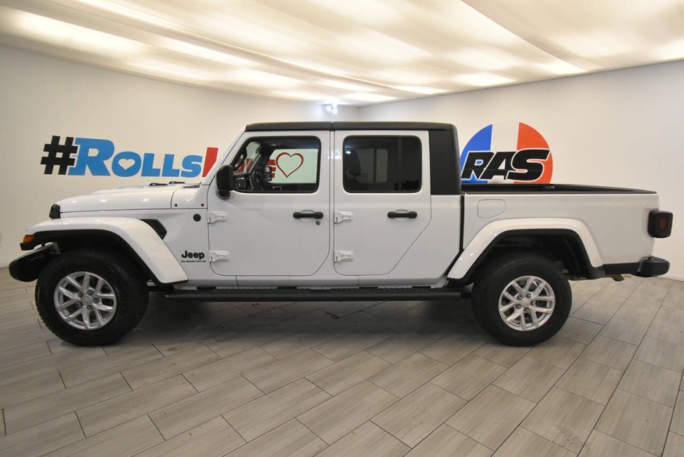 2023 Jeep Gladiator Sport S, White, Mileage: 54,660 - photo 1