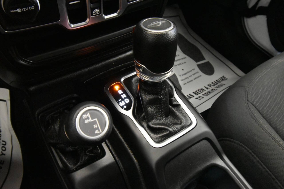 2023 Jeep Gladiator Sport S, White, Mileage: 54,660 - photo 17