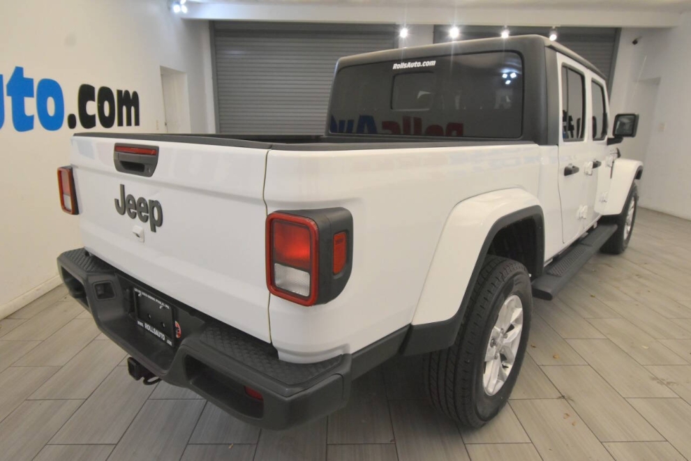 2023 Jeep Gladiator Sport S, White, Mileage: 54,660 - photo 4