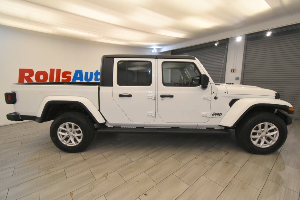 2023 Jeep Gladiator Sport S, White, Mileage: 54,660 - photo 5