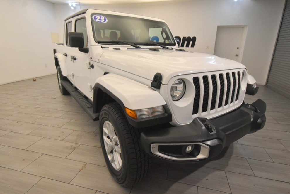 2023 Jeep Gladiator Sport S, White, Mileage: 54,660 - photo 6