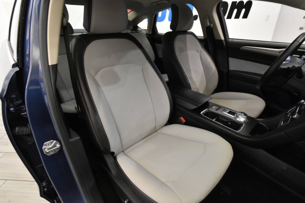 2019 Ford Fusion SE 4dr Sedan, Blue, Mileage: 62,827 - photo 13