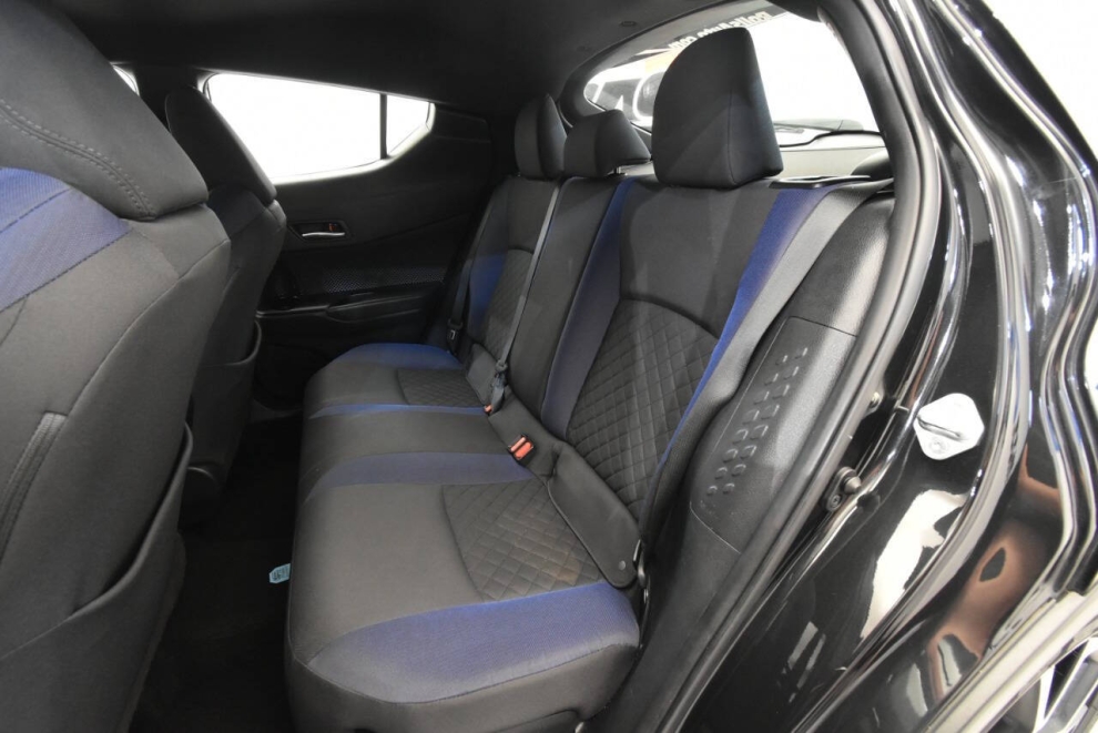 2020 Toyota C-HR XLE, Black, Mileage: 91,339 - photo 12
