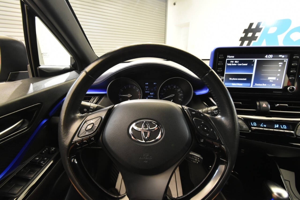 2020 Toyota C-HR XLE, Black, Mileage: 91,339 - photo 18