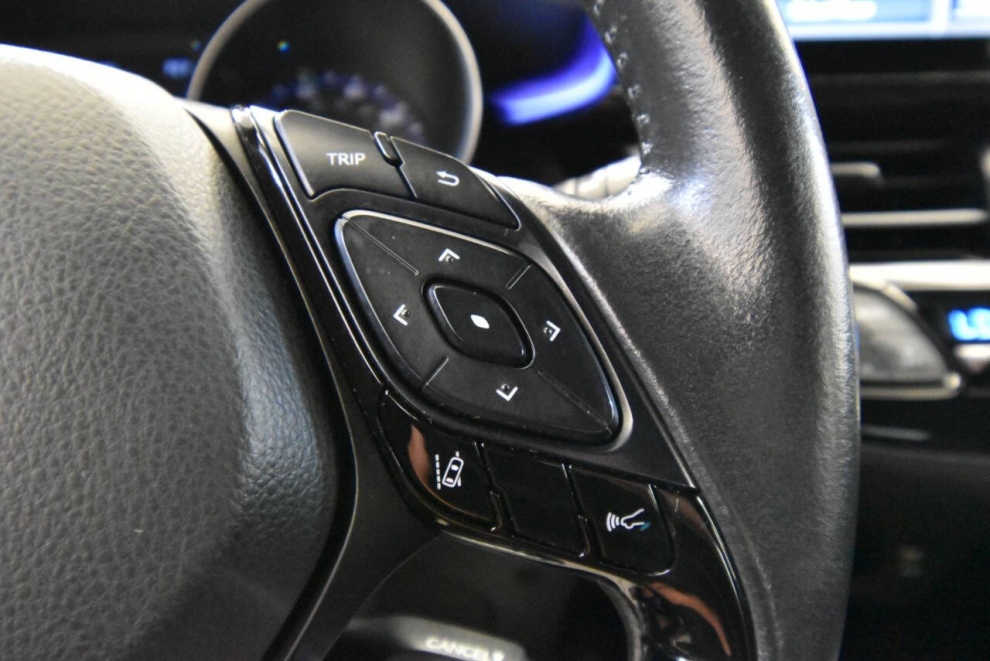 2020 Toyota C-HR XLE, Black, Mileage: 91,339 - photo 20
