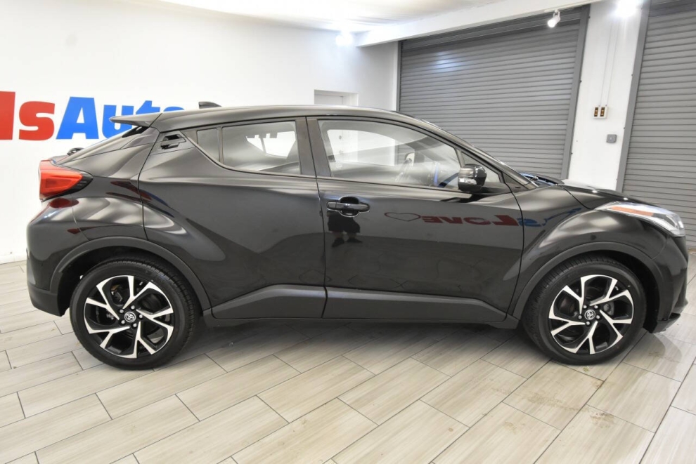 2020 Toyota C-HR XLE, Black, Mileage: 91,339 - photo 5