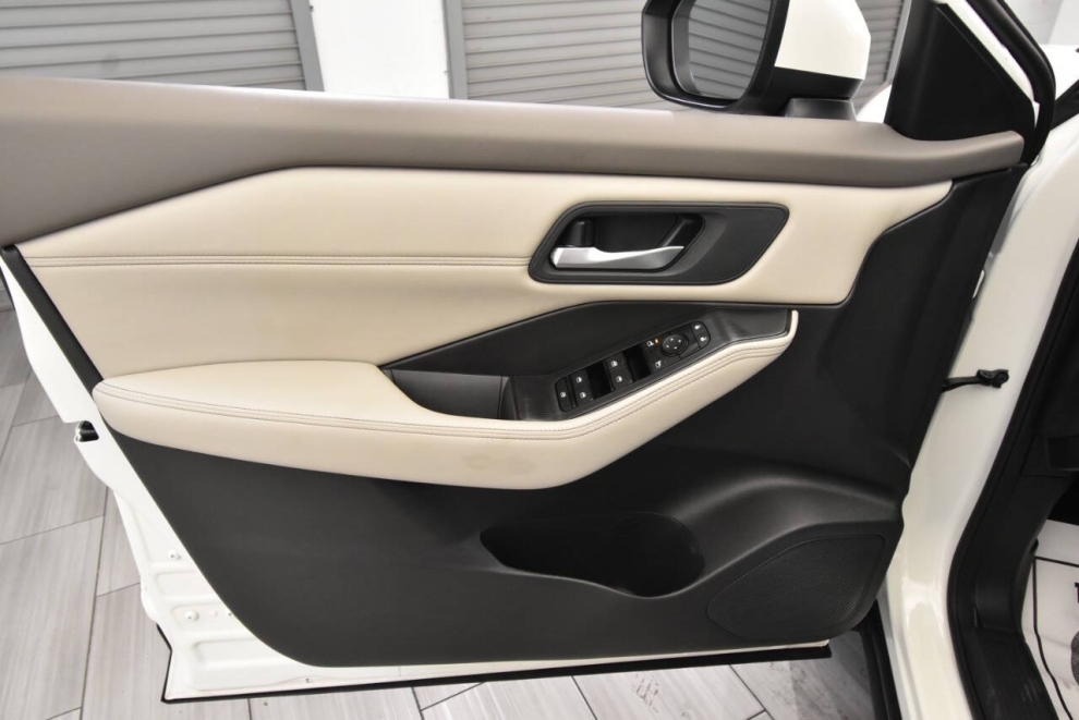 2023 Nissan Rogue SV AWD 4dr Crossover, White, Mileage: 78,761 - photo 10