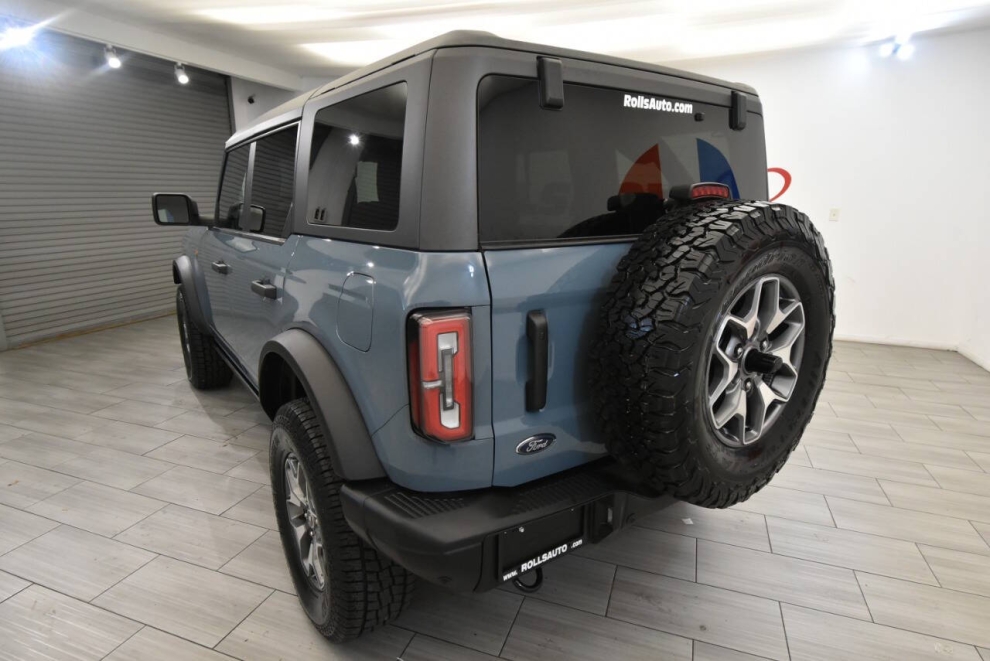 2022 Ford Bronco Badlands Advanced, Blue, Mileage: 73,177 - photo 2