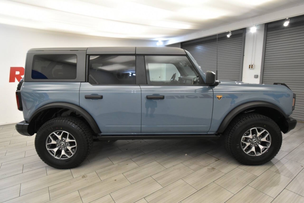 2022 Ford Bronco Badlands Advanced, Blue, Mileage: 73,177 - photo 5