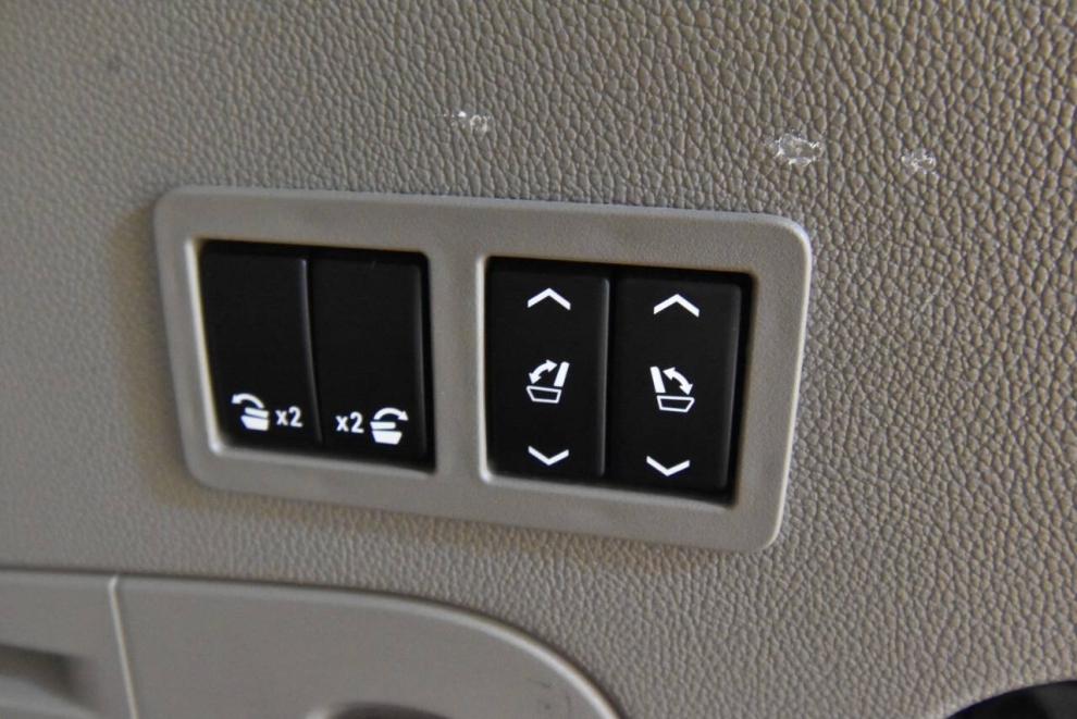 2016 GMC Yukon SLT 4x4 4dr SUV, Burgundy, Mileage: 128,819 - photo 32