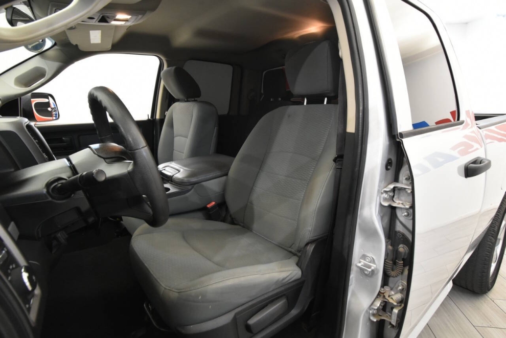 2018 RAM 1500 Express, Silver, Mileage: 103,350 - photo 10
