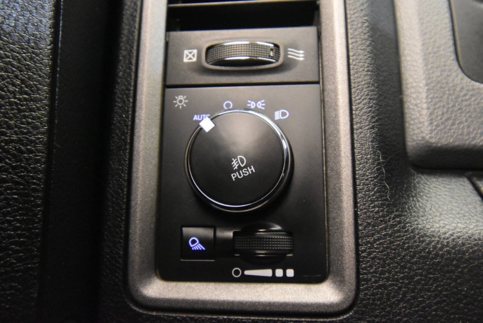 2018 RAM 1500 Express, Silver, Mileage: 103,350 - photo 24