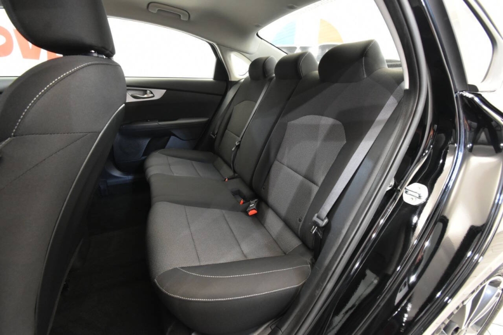 2023 Kia Forte LXS, Black, Mileage: 30,367 - photo 10