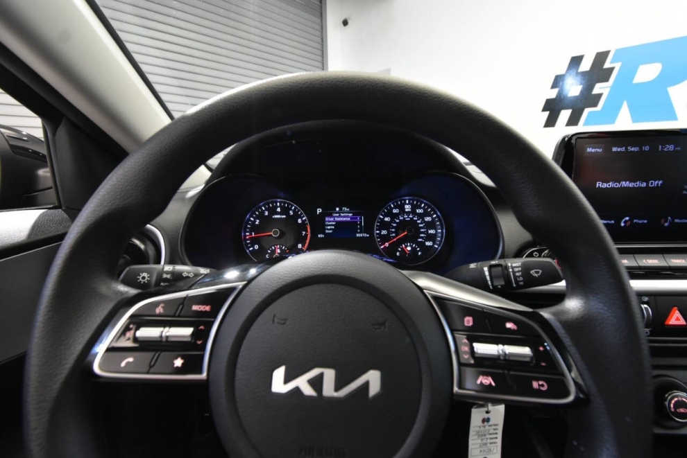 2023 Kia Forte LXS, Black, Mileage: 30,367 - photo 18