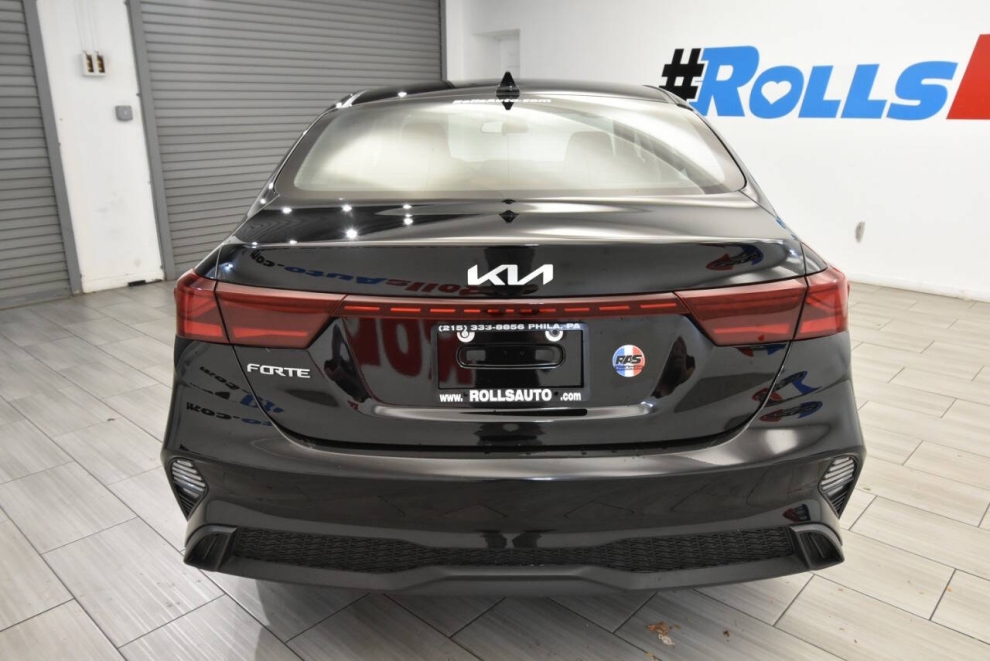 2023 Kia Forte LXS, Black, Mileage: 30,367 - photo 3